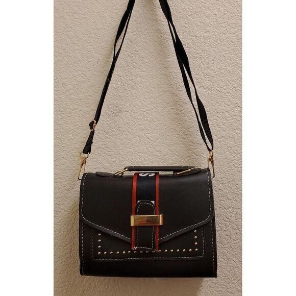 crossbody‎ - Picture 1 of 8